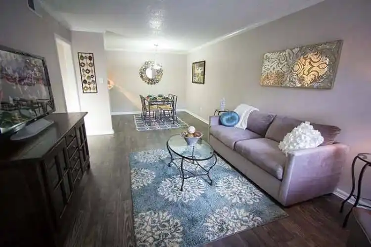 Rental by Apartment Wolf | Legends of Memorial Apartments | 915 Silber Rd, Houston, TX 77024 | apartmentwolf.com