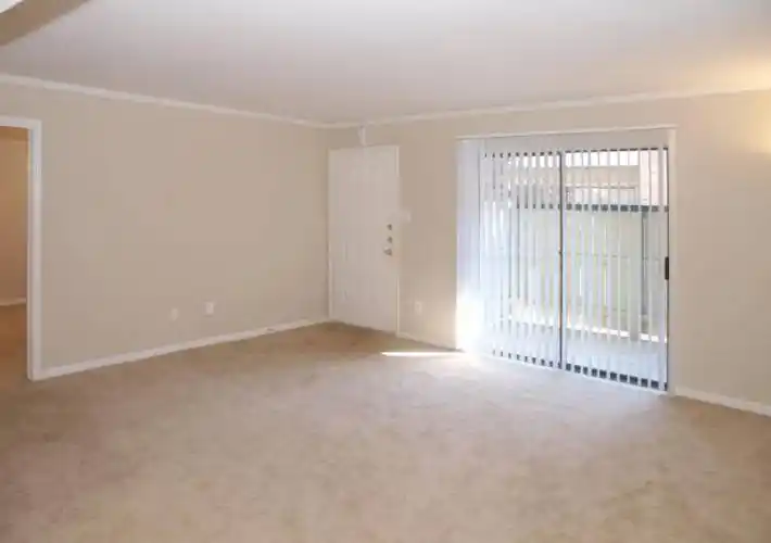Rental by Apartment Wolf | Rockridge Bend | 770 Greens Rd, Houston, TX 77060 | apartmentwolf.com
