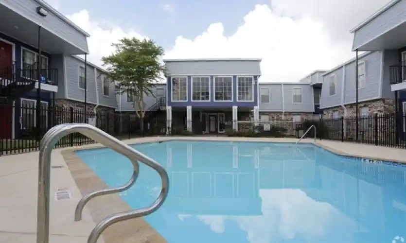 Rental by Apartment Wolf | Envue Square | 123 Winkler Dr, Houston, TX 77087 | apartmentwolf.com