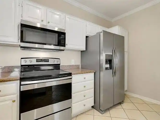 Rental by Apartment Wolf | Welch Apartments | 2111 Welch St | apartmentwolf.com