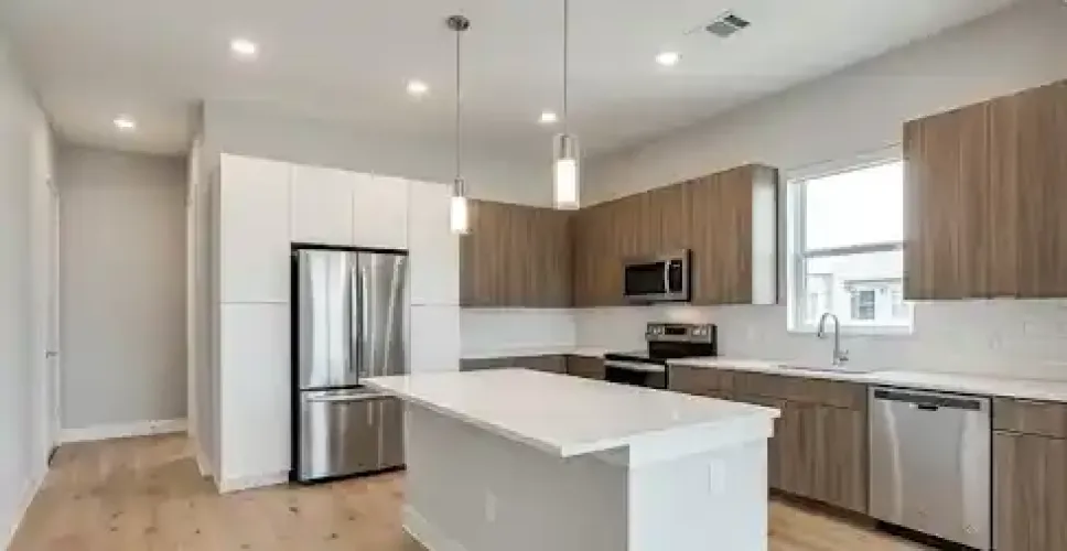 Rental by Apartment Wolf | Broadway | 2255 North Broadway | apartmentwolf.com