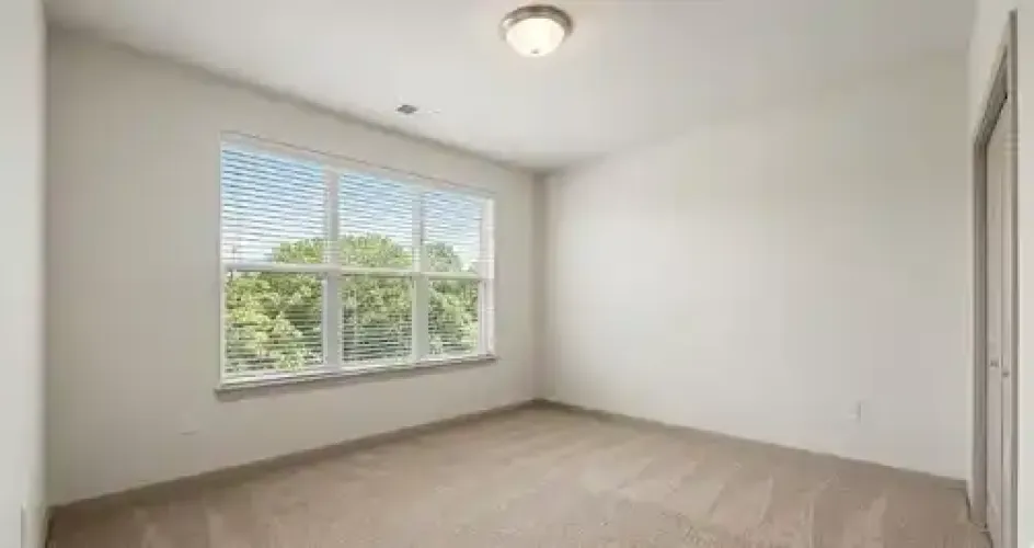 Rental by Apartment Wolf | Moresby | 1724 Moresby St | apartmentwolf.com