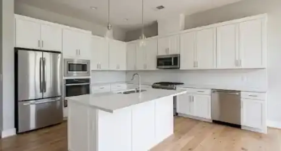 Rental by Apartment Wolf | Lehman | 717 Lehman St | apartmentwolf.com