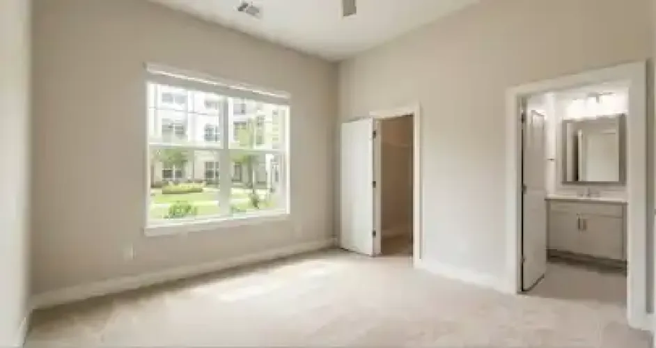 Rental by Apartment Wolf | Robinson | 3900 Robinson Road | apartmentwolf.com