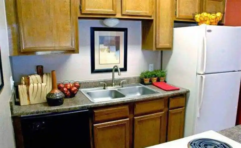 Rental by Apartment Wolf | The Oaks of North Dallas | 4701 Haverwood Ln, Dallas, TX 75287 | apartmentwolf.com